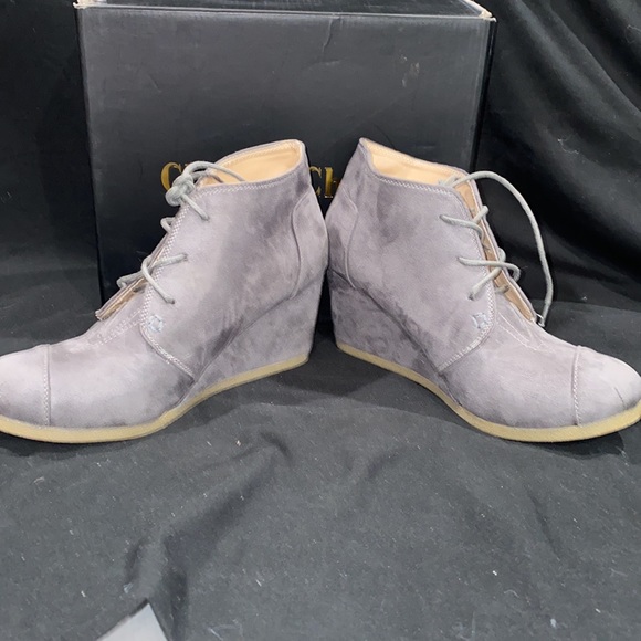 Chase + Chloe wedge booties - Picture 6 of 7